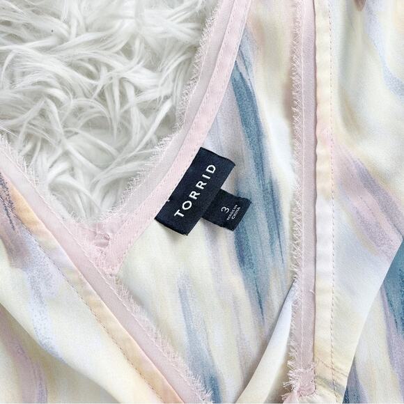 Torrid Georgette Women's Raw Edge Watercolor V-Neck Tank Blouse Size‎ 3X - Picture 3 of 5